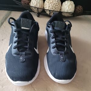 Size 8 Nike Flex Experience 12 Black Women's Sneakers